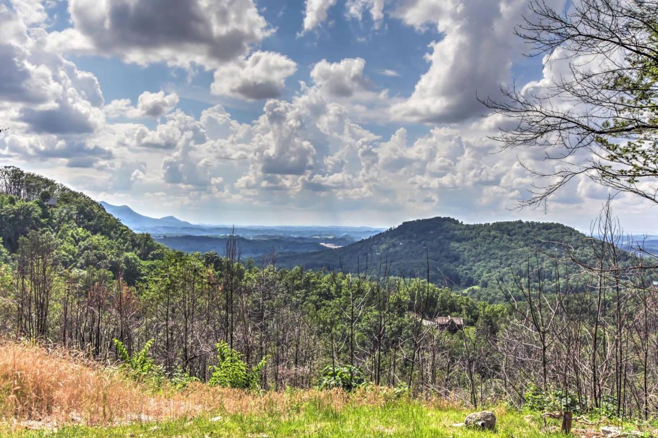 Private Sevierville Cabin With Mountain Views And Loft Exterior photo