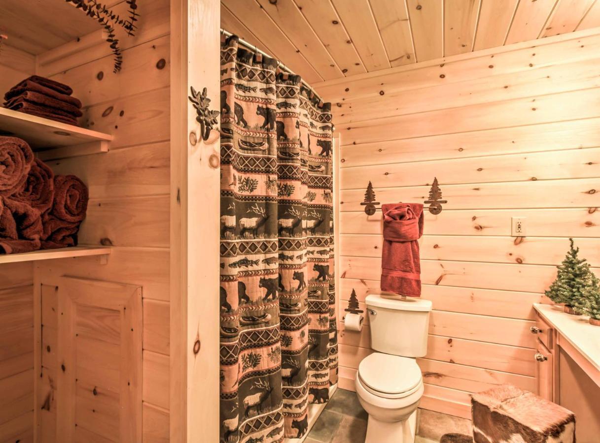 Private Sevierville Cabin With Mountain Views And Loft Exterior photo