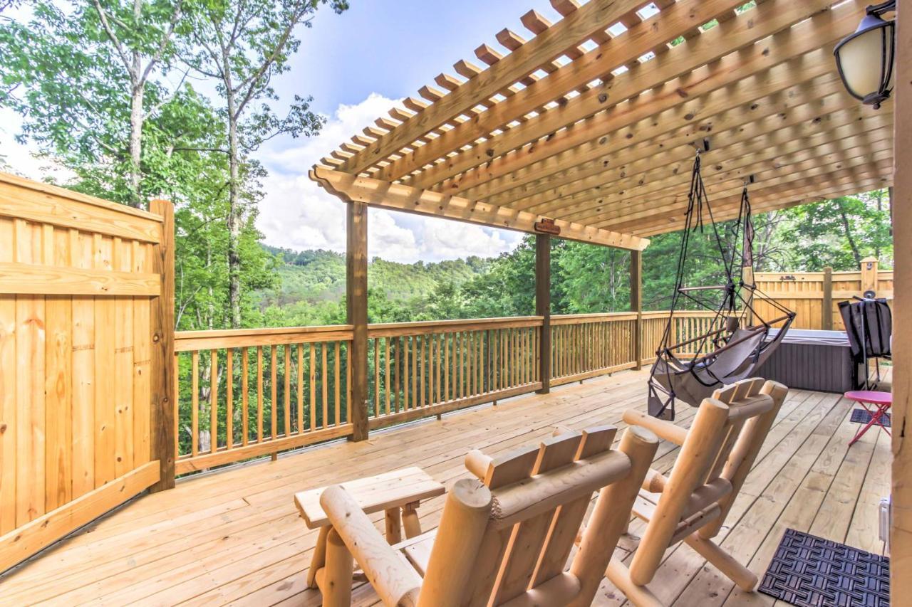 Private Sevierville Cabin With Mountain Views And Loft Exterior photo